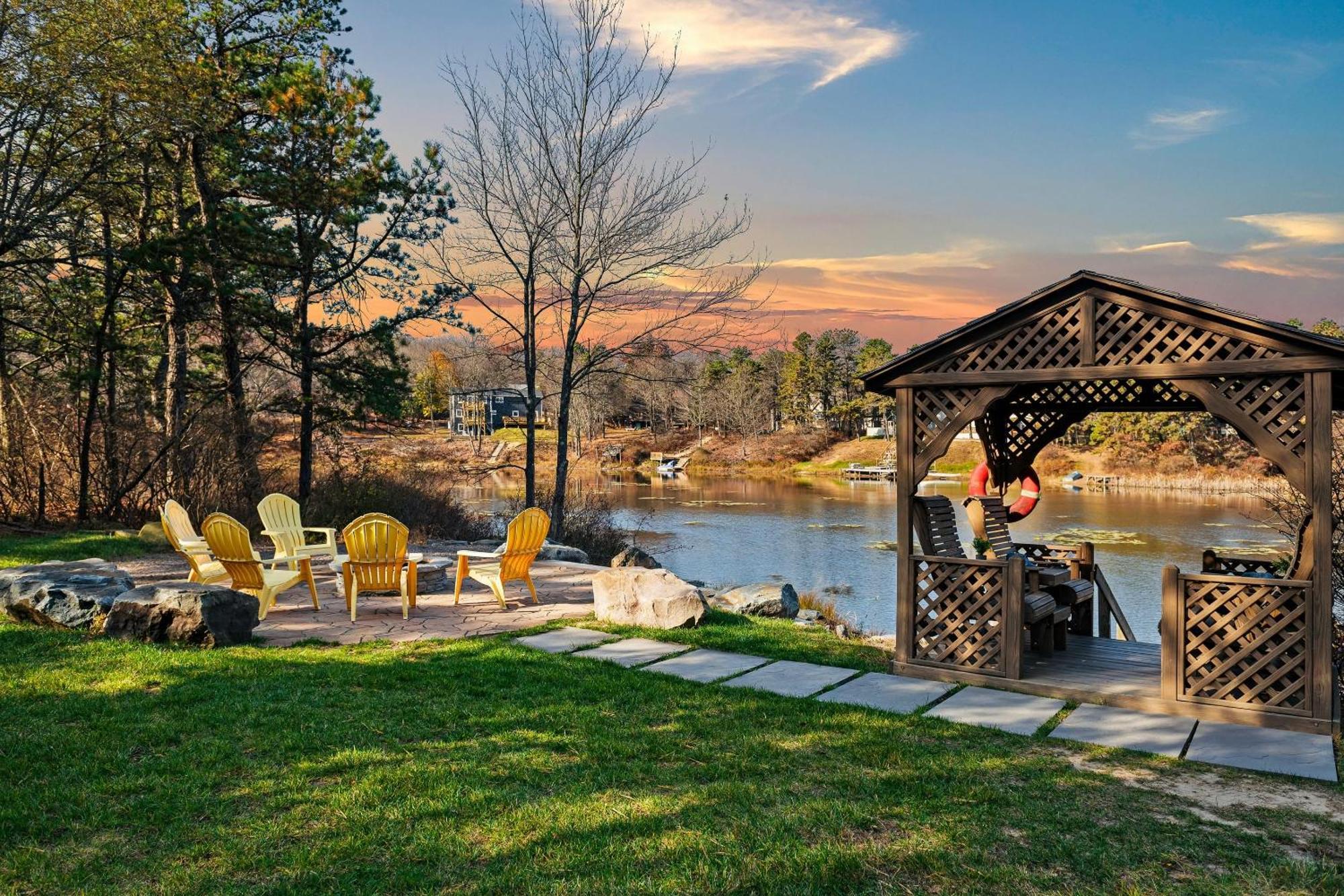 Deer Haven Cabin By Avantstay Waterfront Dock Firepit *