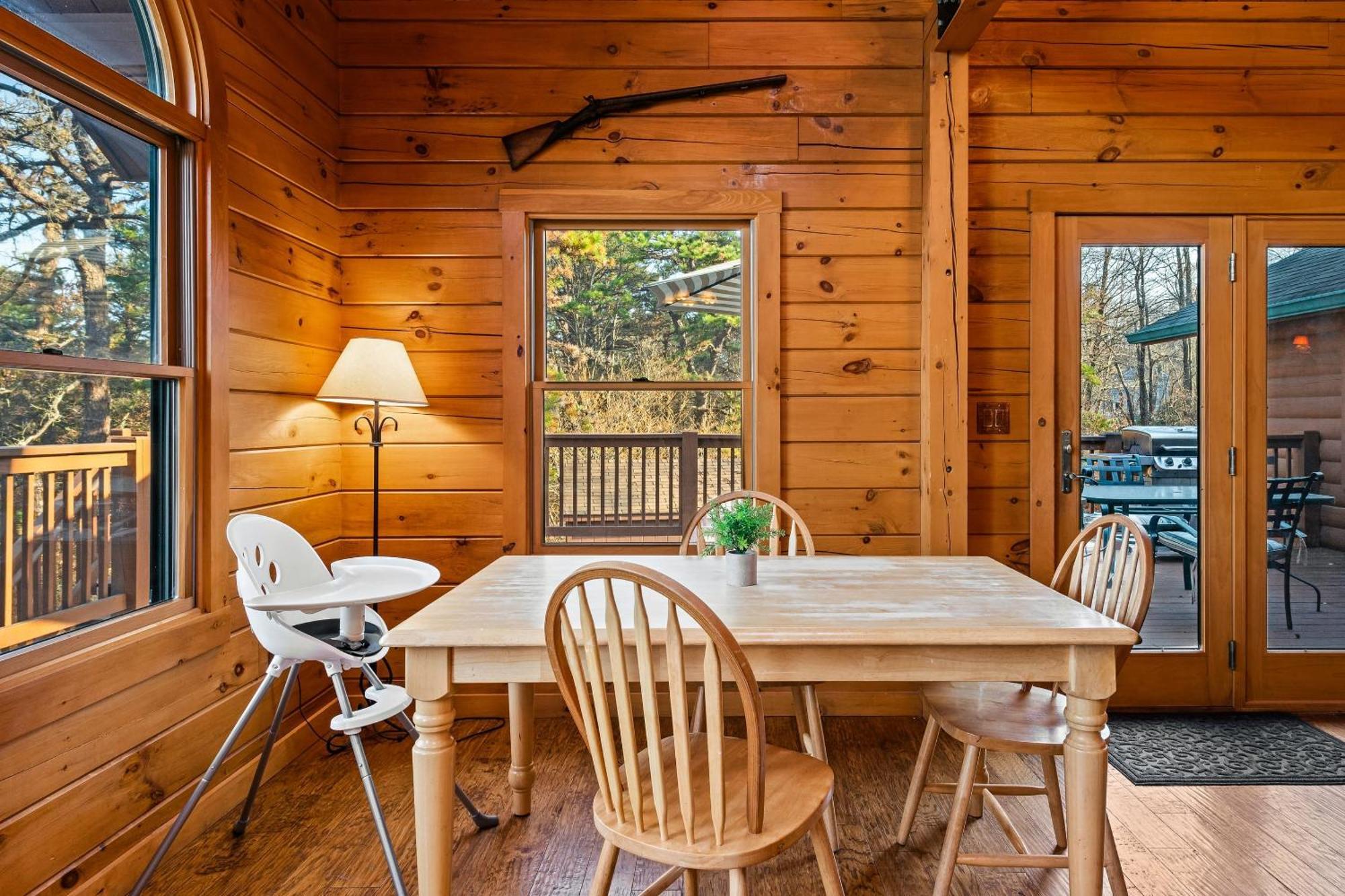 Holiday home Deer Haven Cabin By Avantstay Waterfront Dock Firepit