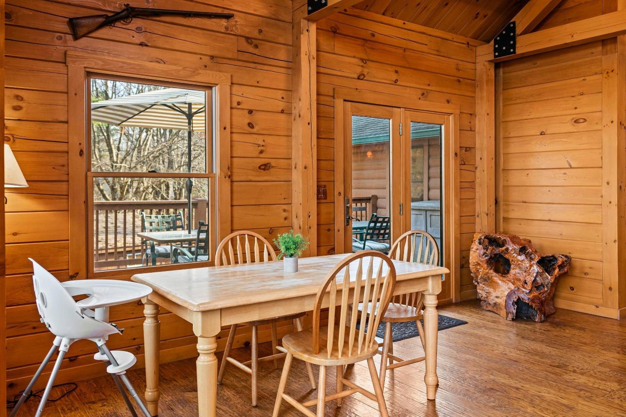 Deer Haven Cabin By Avantstay Waterfront Dock Firepit Holiday home Long Pond