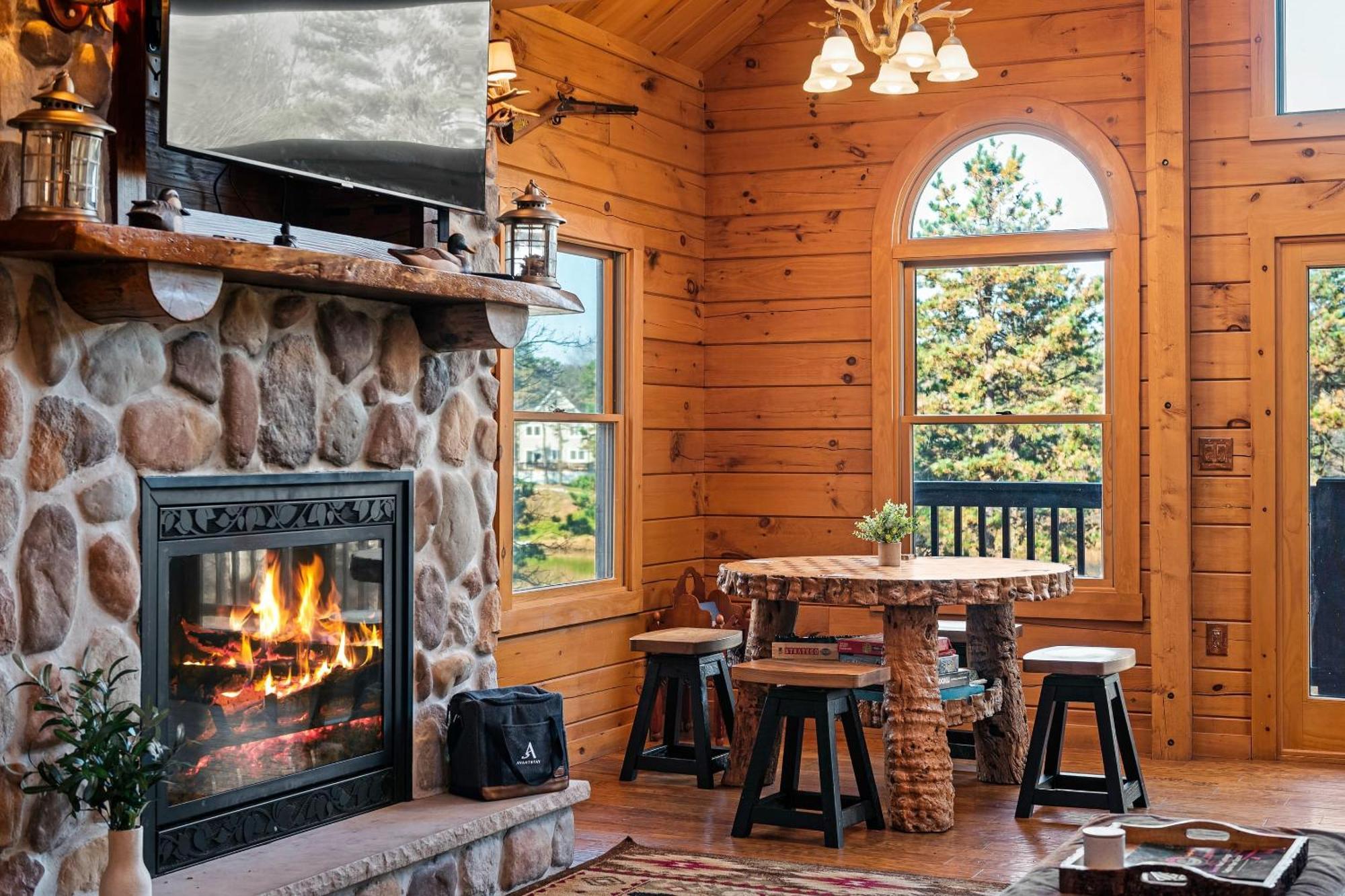 Deer Haven Cabin By Avantstay Waterfront Dock Firepit Holiday home