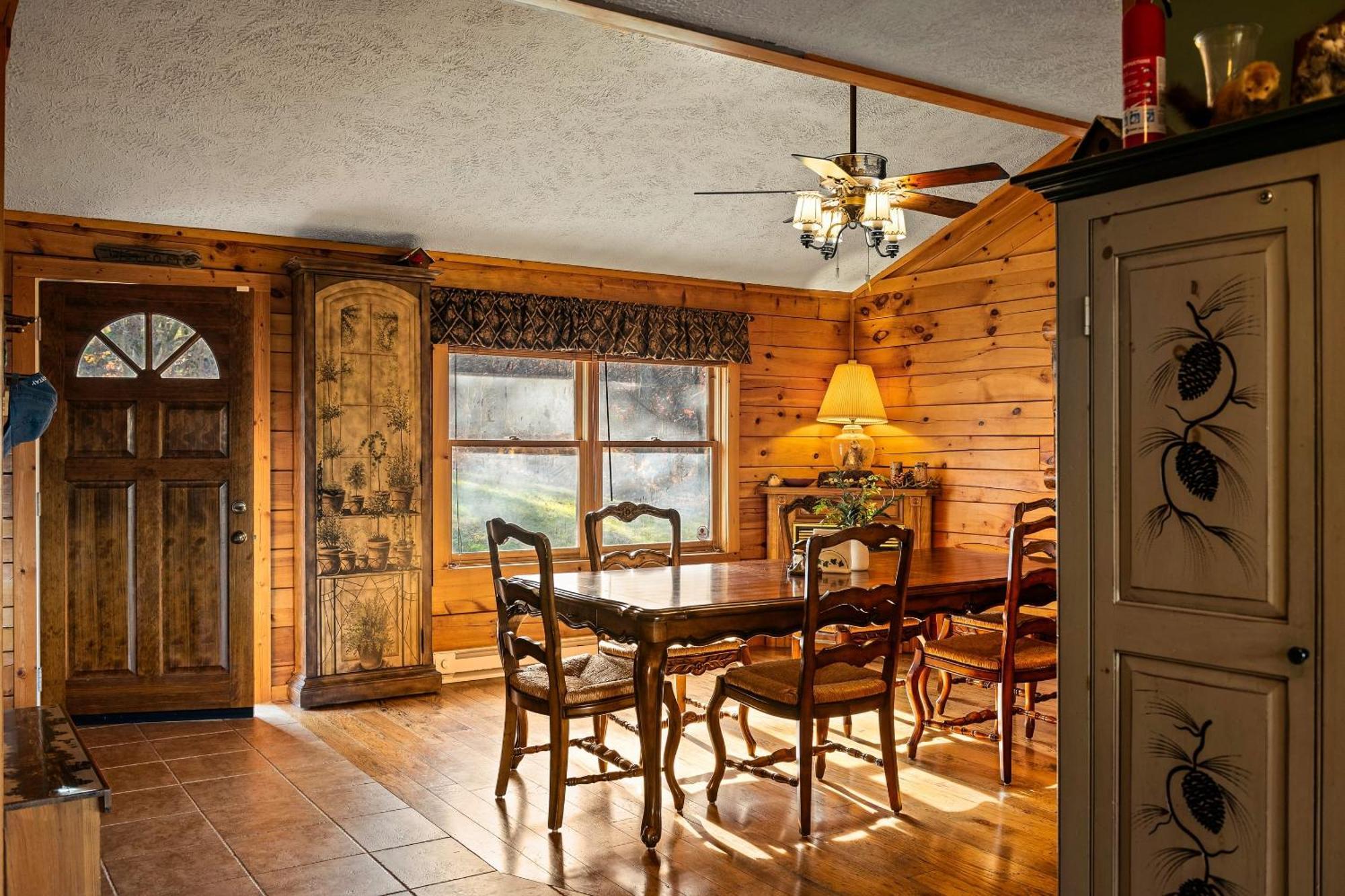 Deer Haven Cabin By Avantstay Waterfront Dock Firepit Holiday home