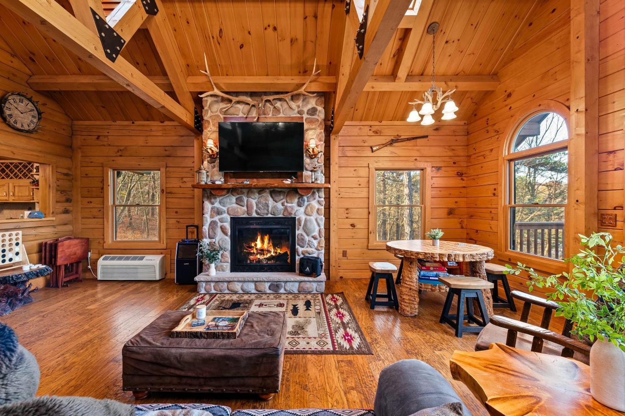 Deer Haven Cabin By Avantstay Waterfront Dock Firepit Holiday home
